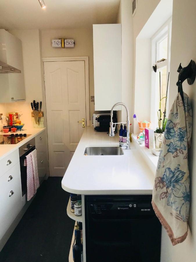Appartamento Colourful 2 Bed 2 Bath Tooting House Londra Esterno foto
